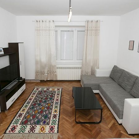 Downtown 3 Bedroom Apartment Сараево Экстерьер фото