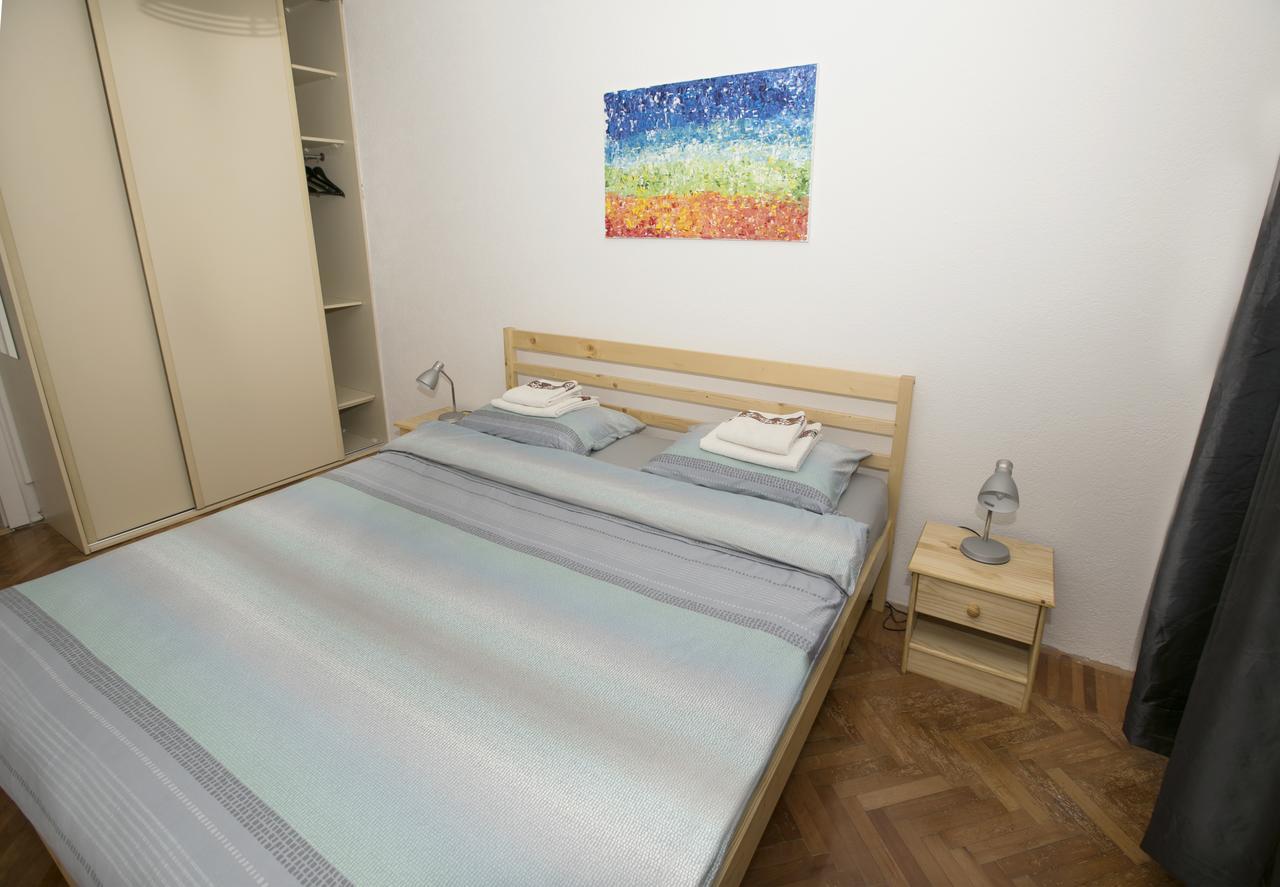 Downtown 3 Bedroom Apartment Сараево Экстерьер фото
